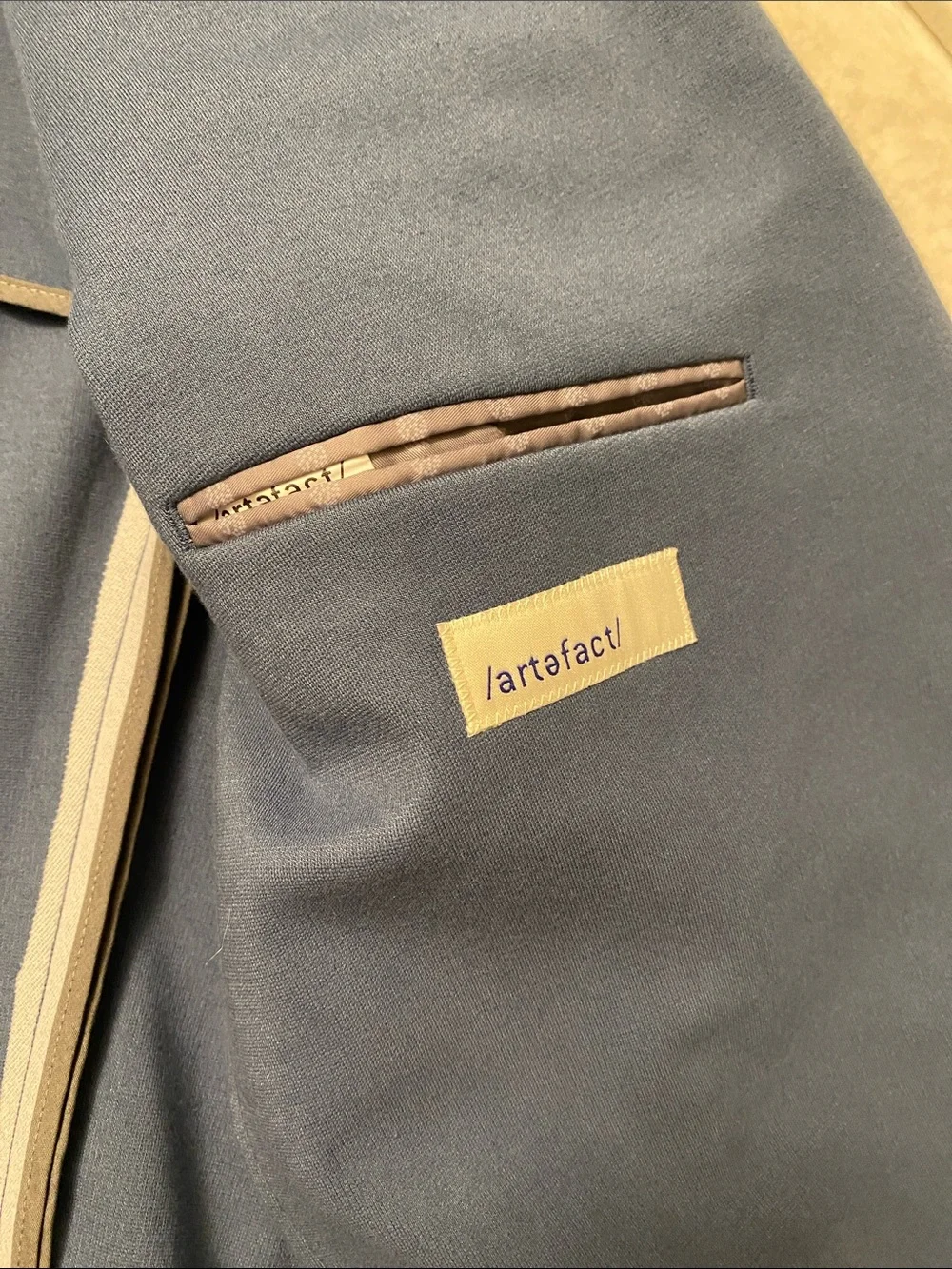 Artefact versatile men